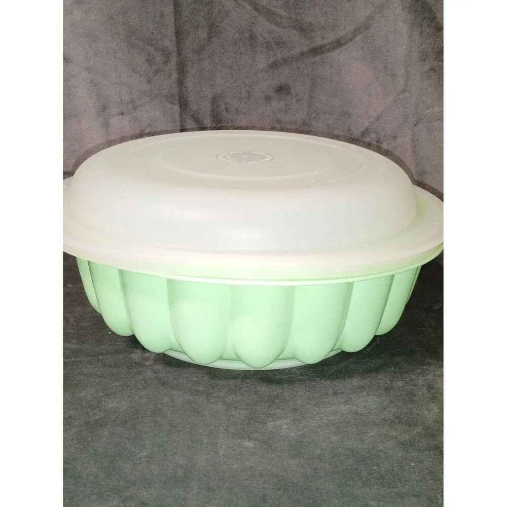 Vintage Mint Green Tupperware Jello Mold  Excellent Condition
